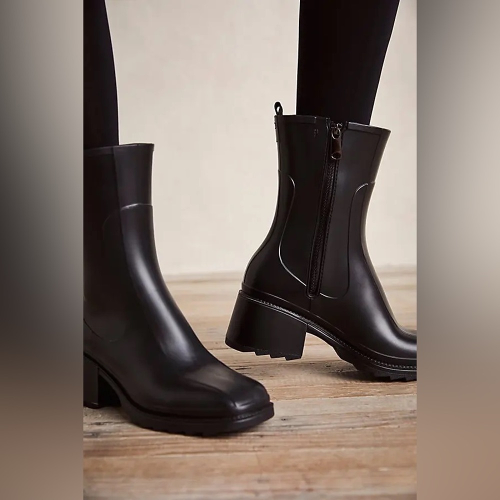 NWOB French Connection Kloe Boots